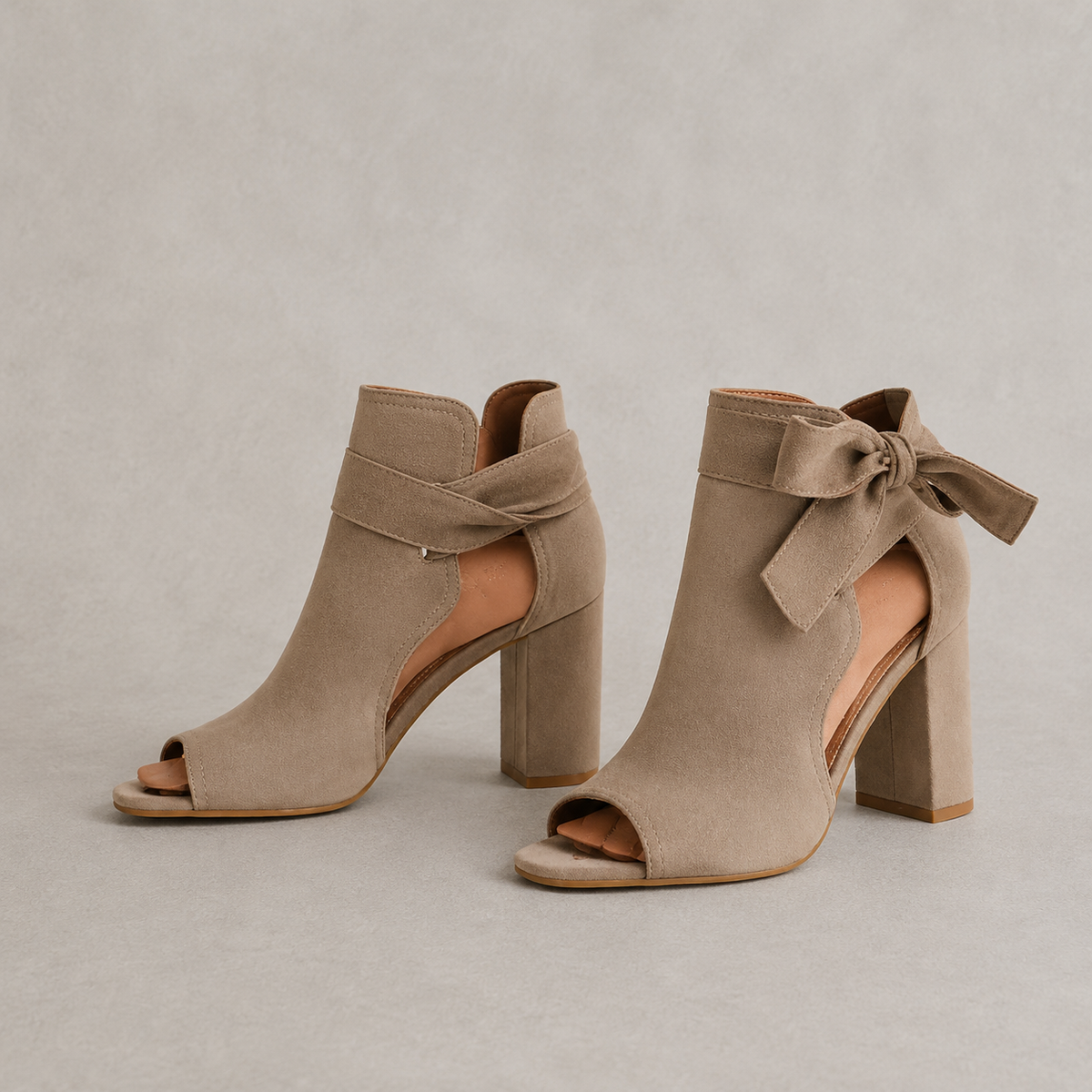Ophalyra - Sandalen met Vierkante Hak en Elegante Knoop met Open Neus